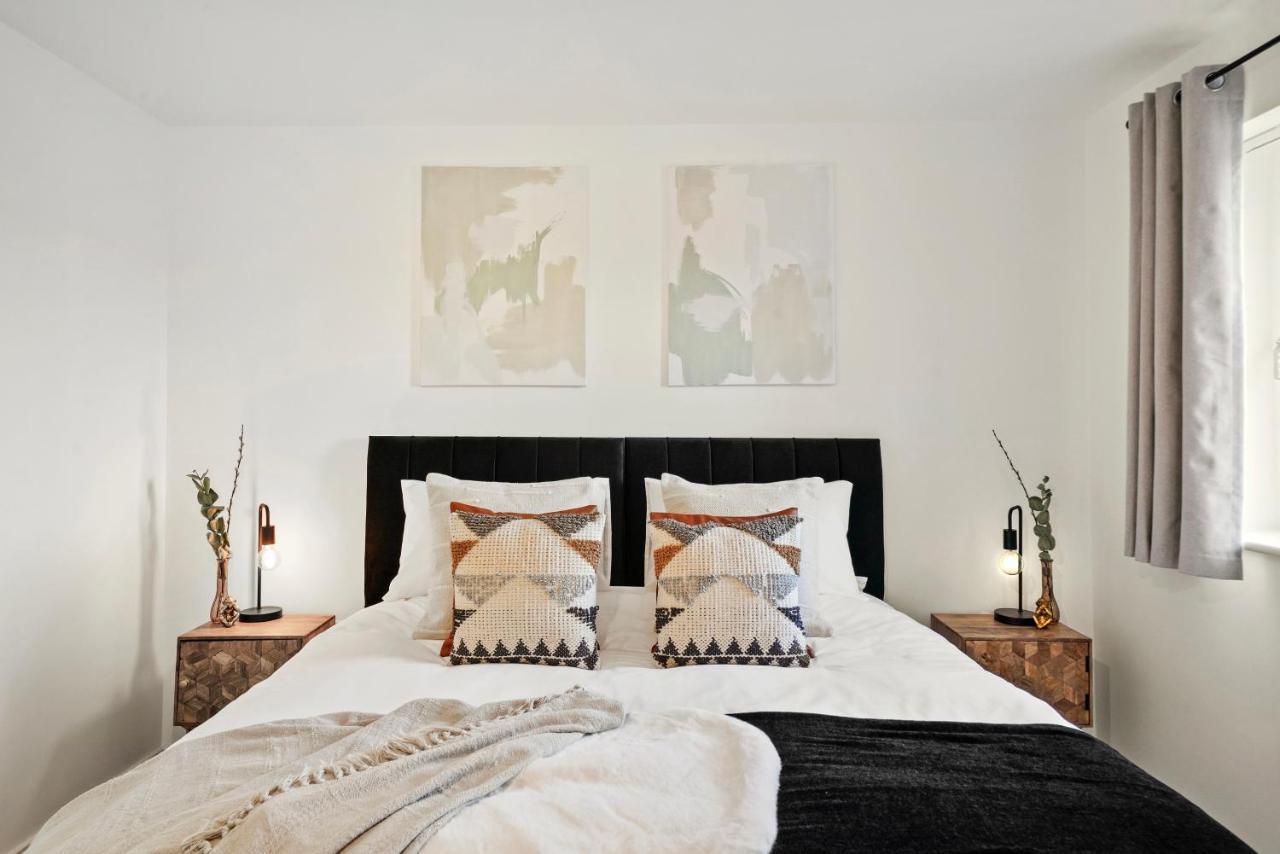 Luxury Apartment At Holt House Milton Keynes Dış mekan fotoğraf