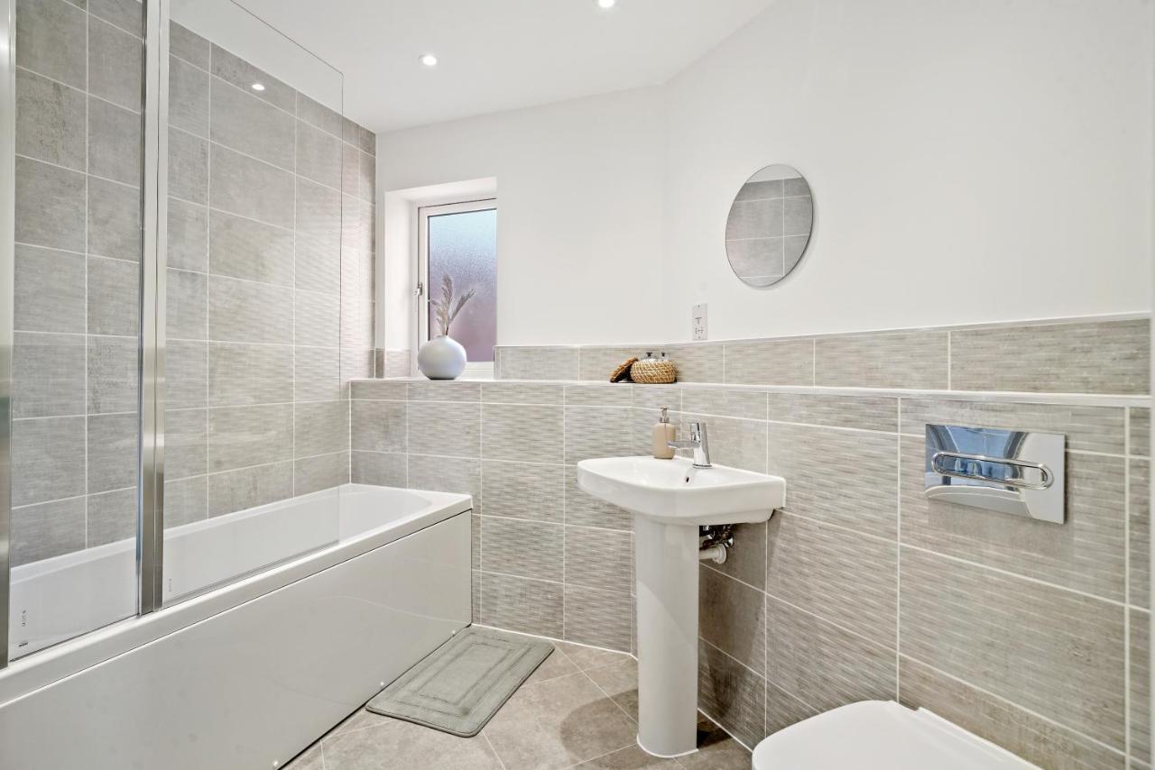 Luxury Apartment At Holt House Milton Keynes Dış mekan fotoğraf