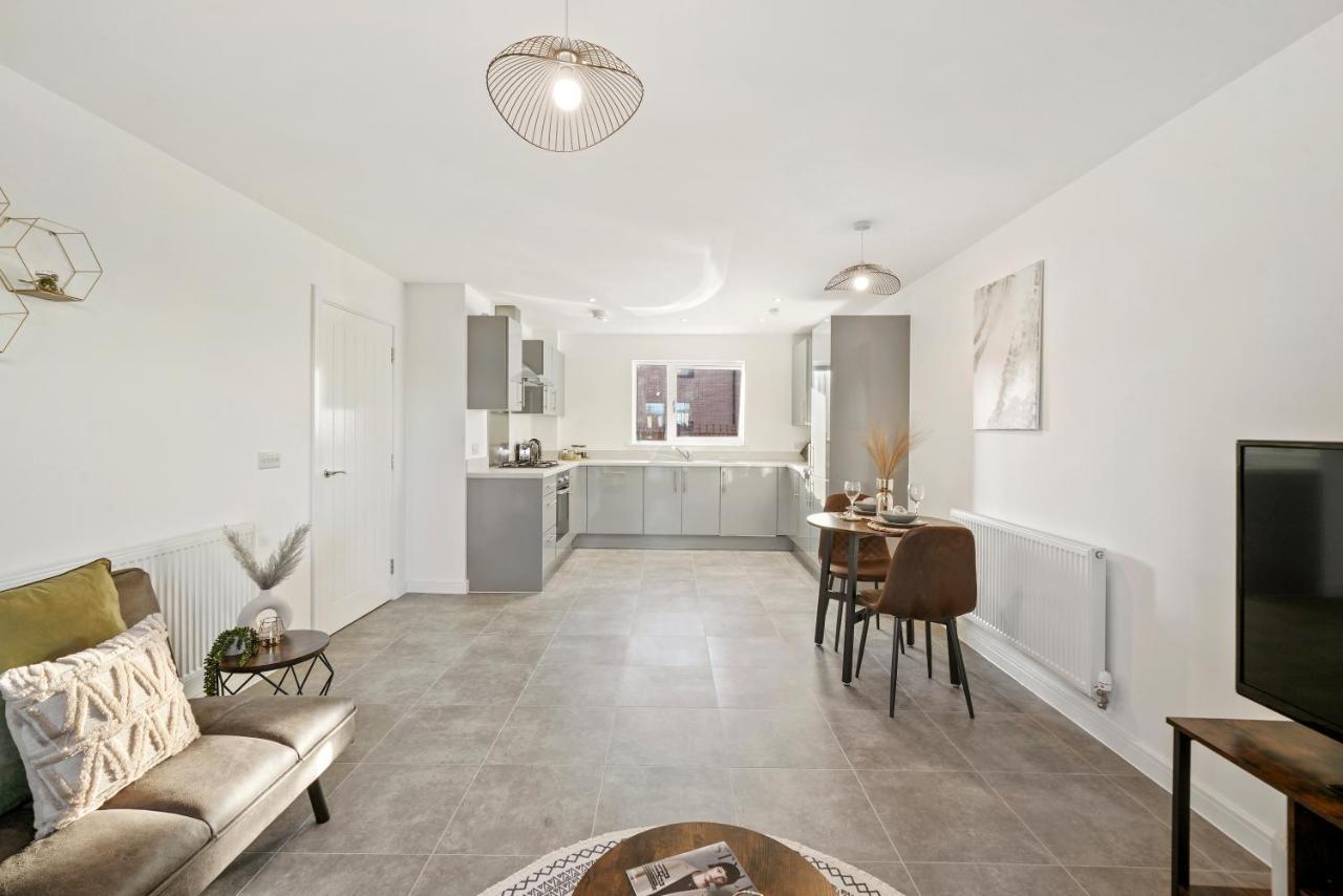 Luxury Apartment At Holt House Milton Keynes Dış mekan fotoğraf