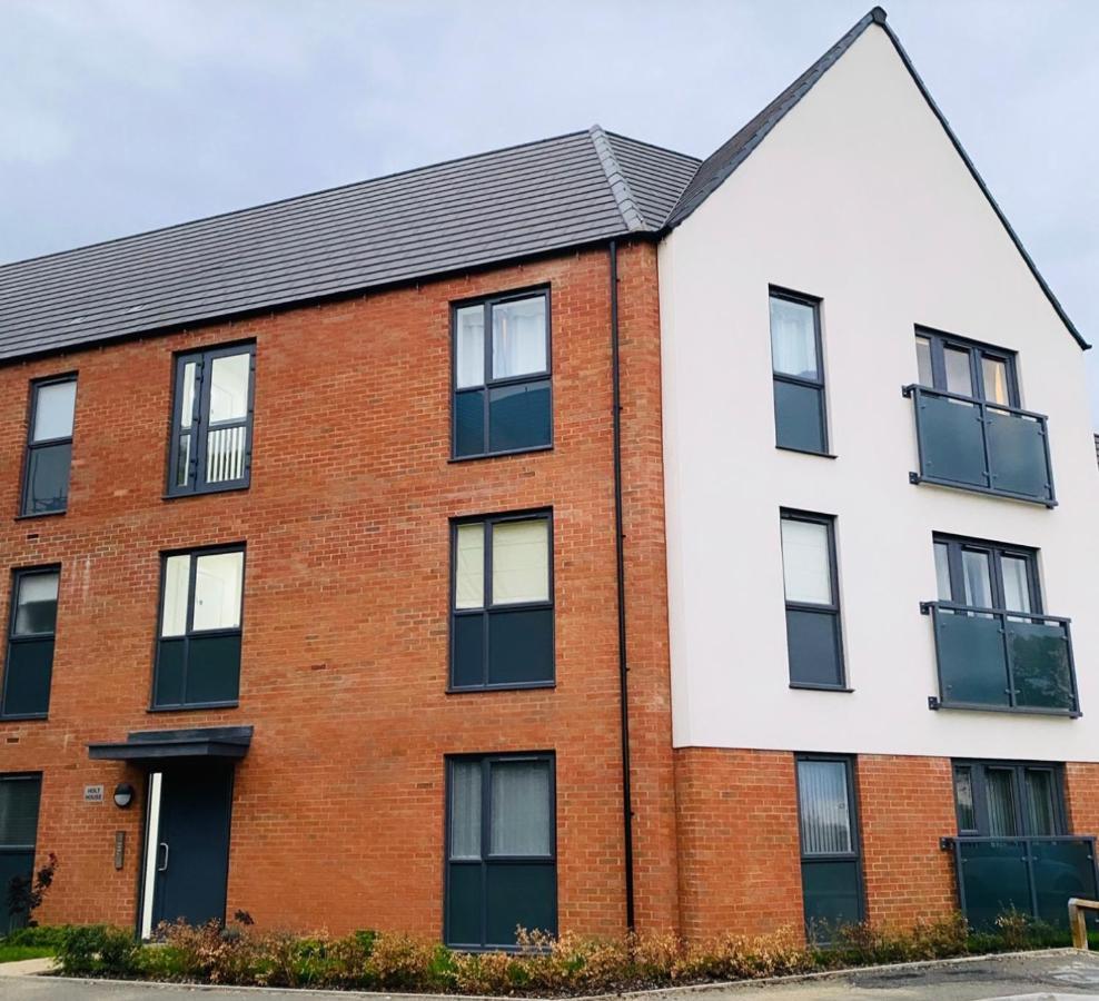 Luxury Apartment At Holt House Milton Keynes Dış mekan fotoğraf
